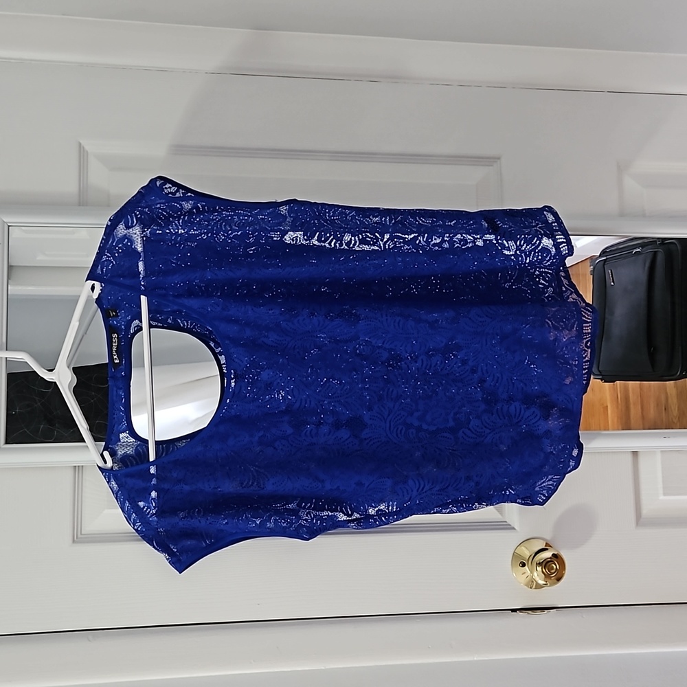 Blue floral Express top